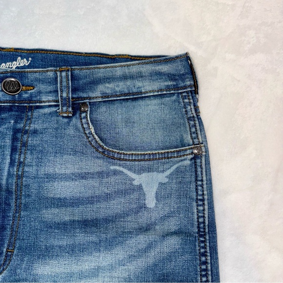 Texas Longhorns Wrangler Denim Blue Jean Cutoff Distressed Shorts Women's Sz 11 - Picture 11 of 11